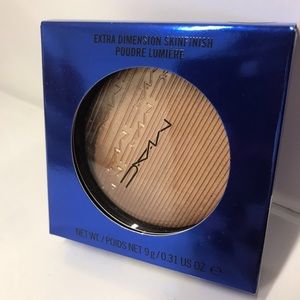 LE OH DARLING MAC highlighter